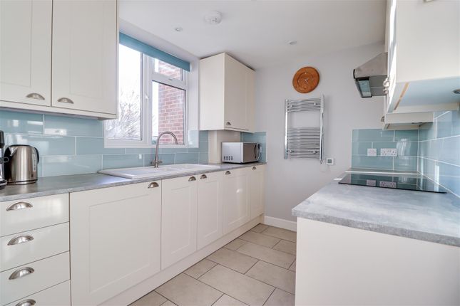 29, Winton Lodge, Imperial Avenue, Westcliff-On-Sea photo 4