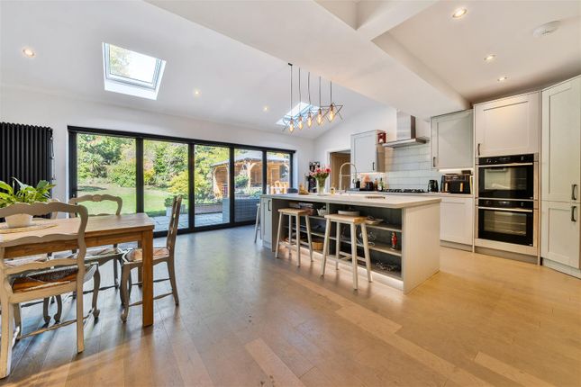 14, Clarewood Drive, Surrey photo 2