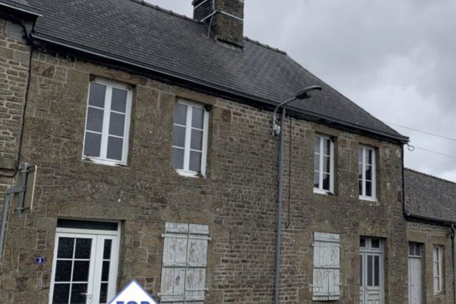 Property for sale in Lesbois, Pays-De-La-Loire, 53120, France