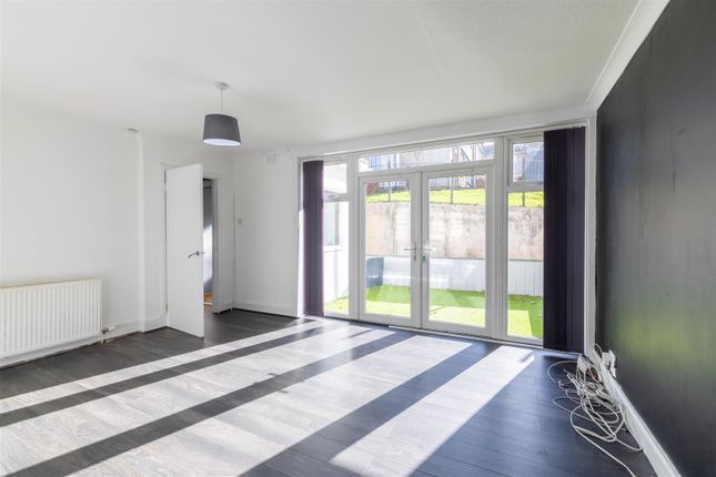 30, Pullar Terrace, Perth photo 3