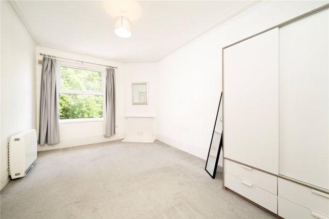 Flat 8C, Burlington Court,, Spencer Road, London photo 4