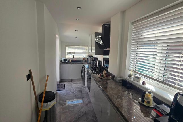 38 Talbot Road, Manchester photo 5