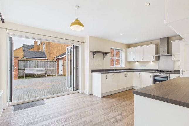 44 Hamilton Close, Warrington photo 2