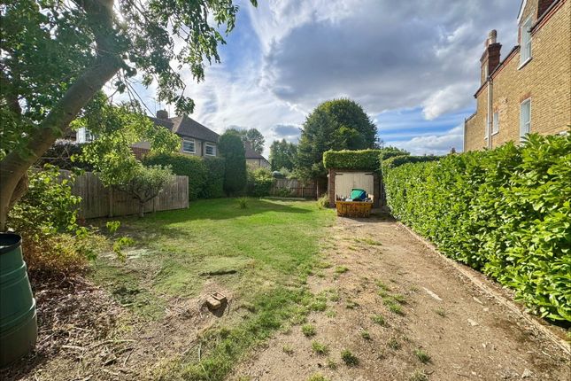 20, Cusack Close, Twickenham photo 2