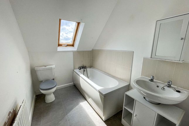 28, Grange Court, Durham photo 5