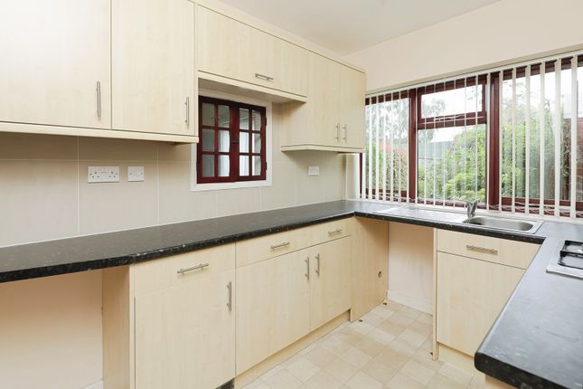 8, Alandale Avenue, West Midlands photo 4