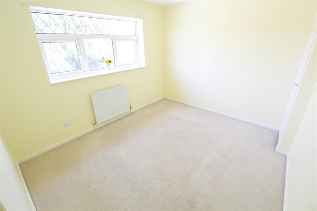 5, Kingston Road, Camberley photo 2