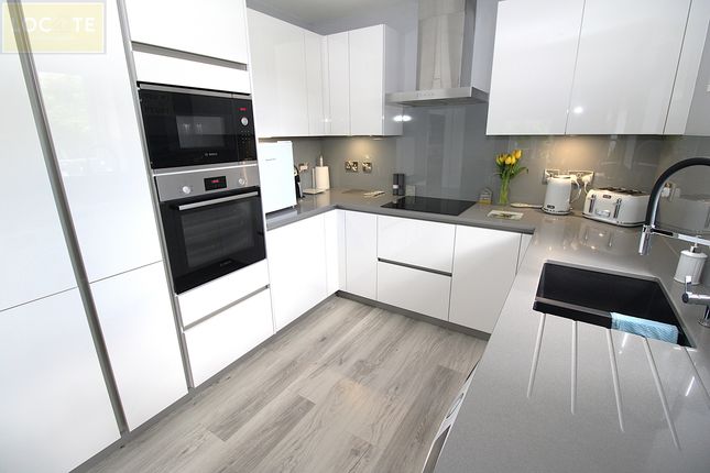 16 Modbury Gardens, Urmston photo 3
