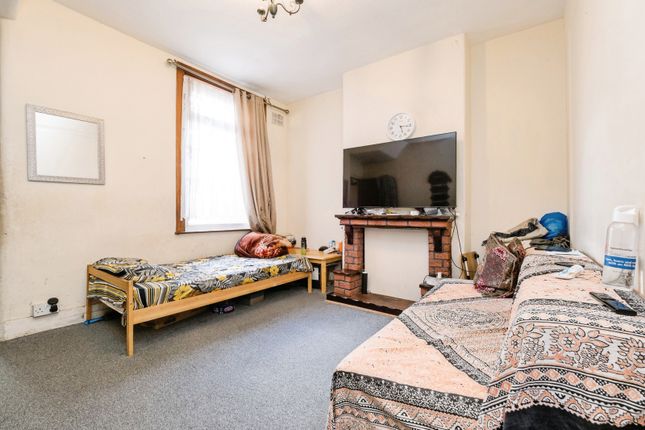 6, Ashford Road, London photo 4