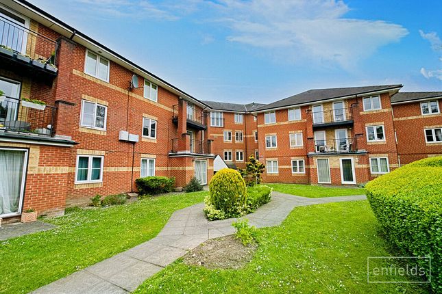 Flat for sale in Archers Road, Southampton