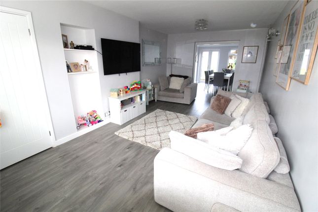 8, Eastwoodbury Crescent, Essex photo 2