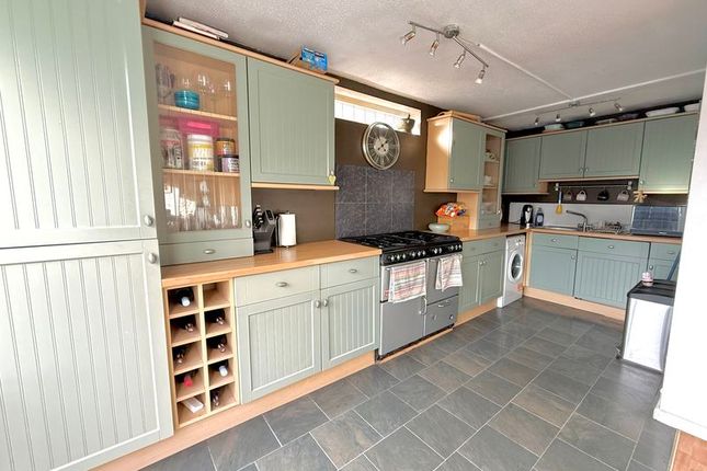 29, Luton Road, Caddington photo 4