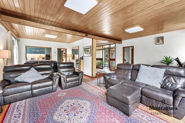 Beecroft House, Woodside, Thornwood photo 4