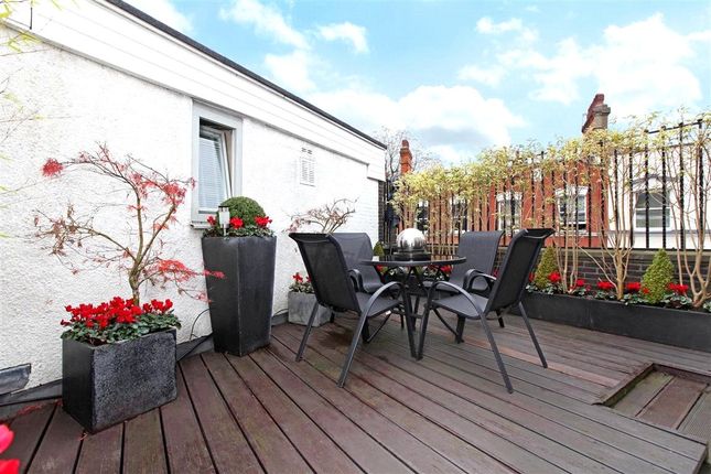 Thumbnail Flat to rent in The Mount, London
