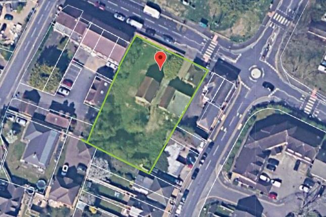 Thumbnail Land for sale in 5, 5A And 5B St Marks Crescent, Maidenhead, South East