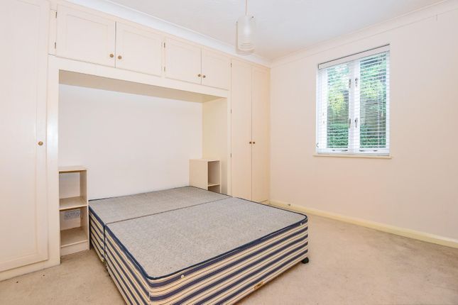 8, Byron Court, Windsor photo 4