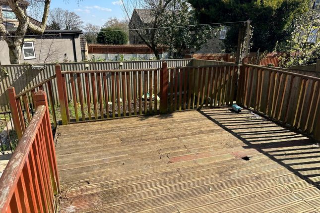 4, Sherwell Rise, BRADFORD photo 3