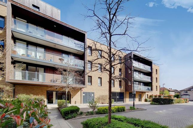 Flat for sale in Campbell Court, Kidbrooke, London