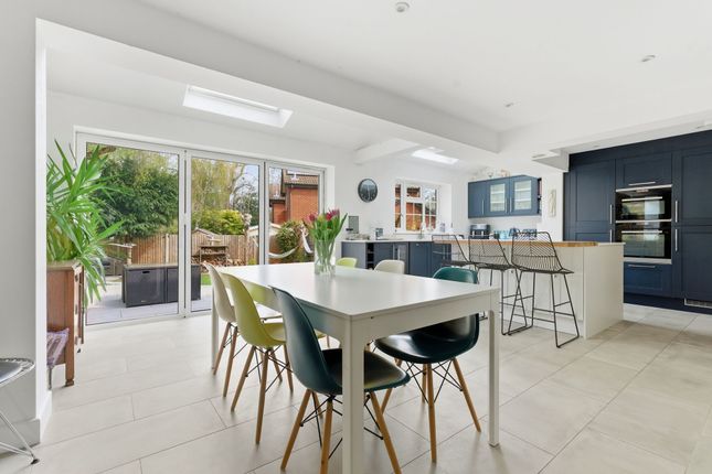 8 Oliver Road, Ascot photo 3
