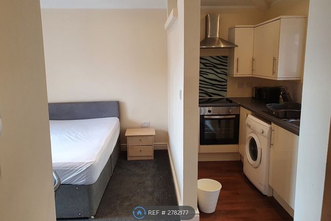 Lme House Flat D, Bethel Court, Salford photo 5