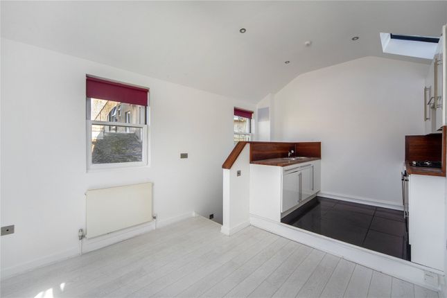 Flat 3, 4, St Aubyns Gardens, East Sussex photo 4