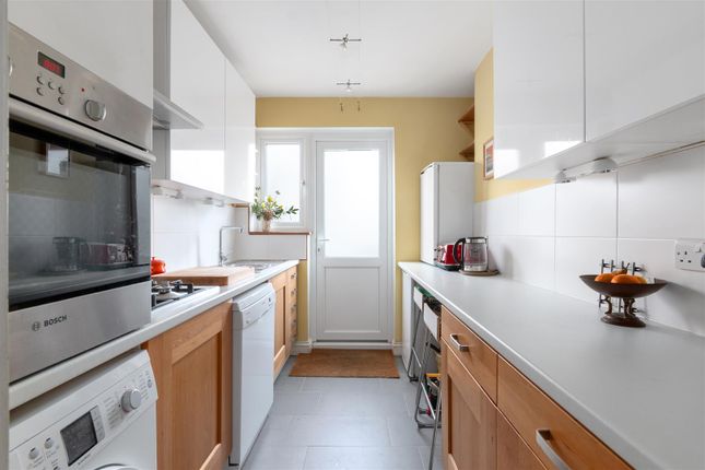 58, Shaldon Drive, Morden photo 4