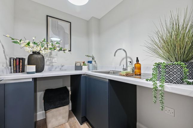 Apartment 9, Meadow Court, Evreham Road, Iver photo 4