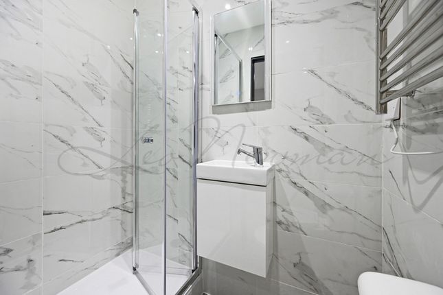 Room 2  HMO, Dafforne Road, London photo 5