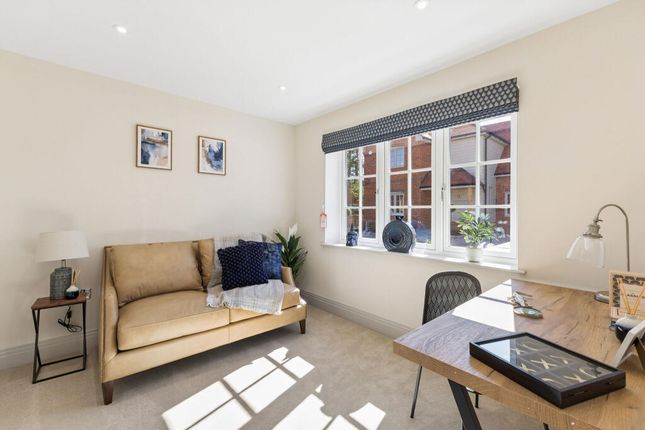 1, Bramall Place, Bowling Alley, Farnham photo 4