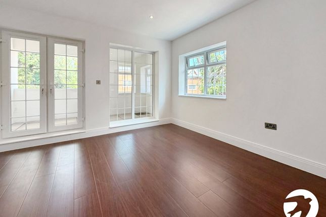 Flat 4, 69, Eaglesfield Road, London photo 2