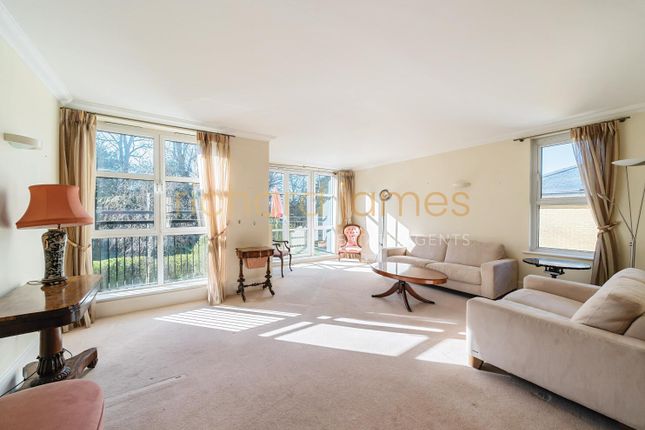 4 Hadfield House, St. Vincents Lane, London photo 2