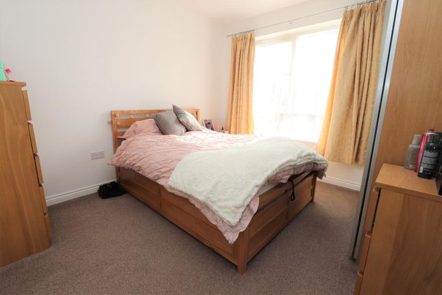 Flat 3, 4, Tiltman Lane, Milton Keynes photo 4