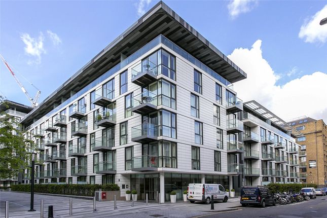 1-bed flat on 12, Times Square, London, £400,000
