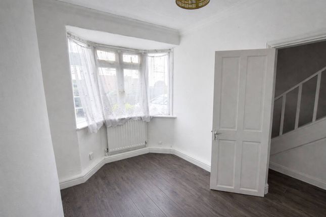 127 derinton road, Tooting photo 3