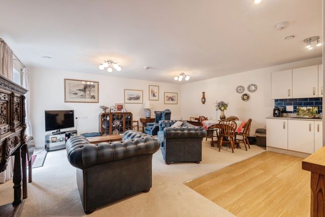 4 Kingfisher Court,, South Street, Somerset photo 3