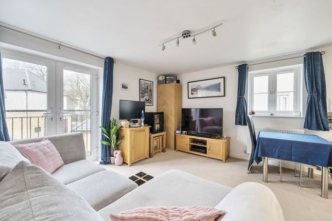 Flat for sale in Collins Drive, Reading, Berkshire