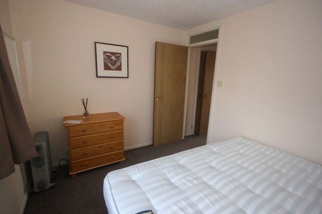 41, Viewfield Close, Harrow photo 4
