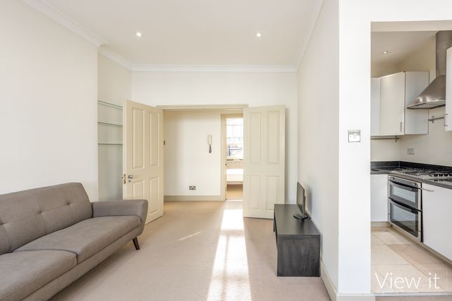 Flat for sale in Sutherland Street, Pimlico, London