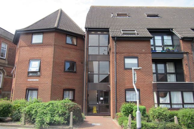 2 bed flat to rent in Northgate Court, Louth LN11