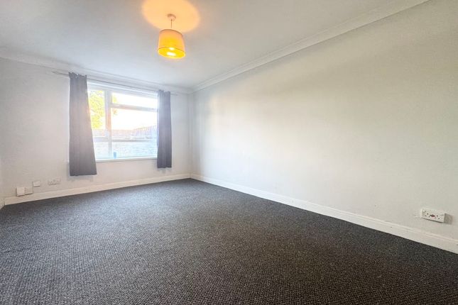 126, Convamore Road, Grimsby photo 2