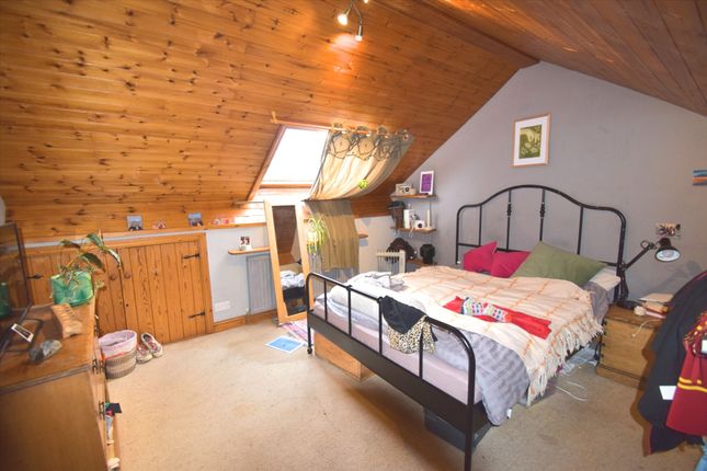 106 Old Road, High Peak photo 4