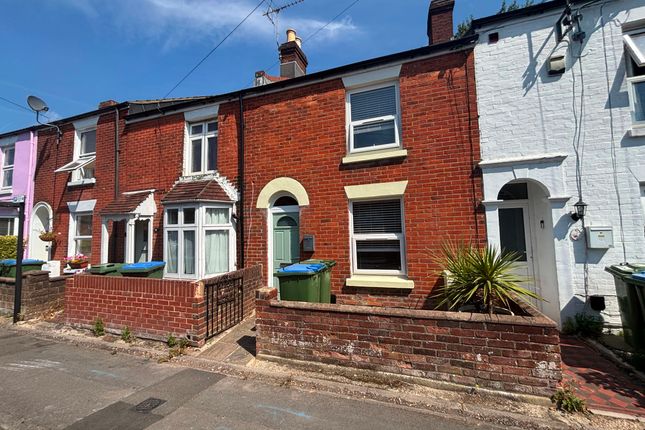 24 Cedar Road, Southampton photo 2