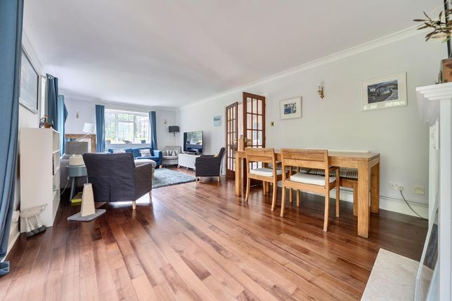 12 BATTLEMEAD CLOSE, Maidenehad, Maidenhead photo 4