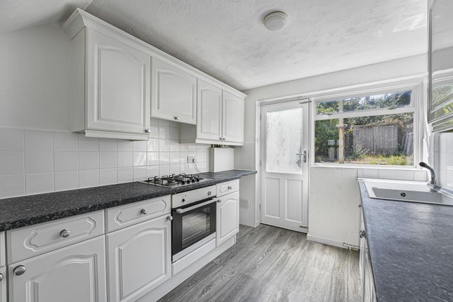 4, Cairns Close, Dartford photo 2