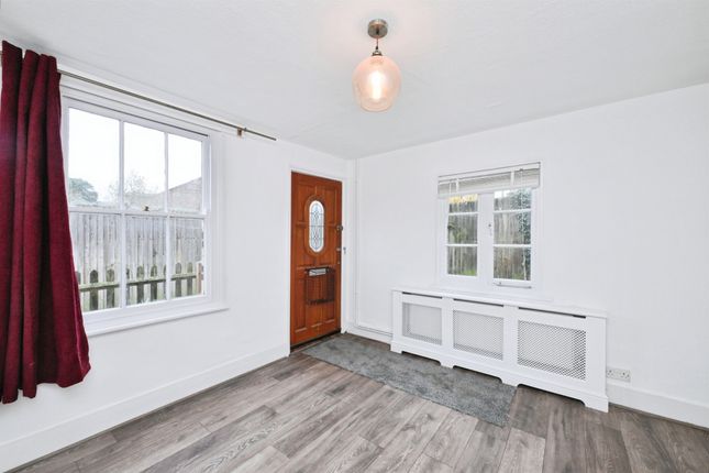 3, Grove Walk, Hertford photo 4