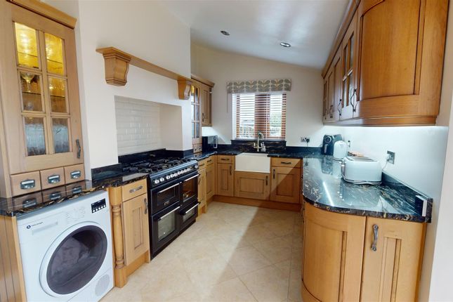 Cottage for sale in Paw Lane, Queensbury, Bradford