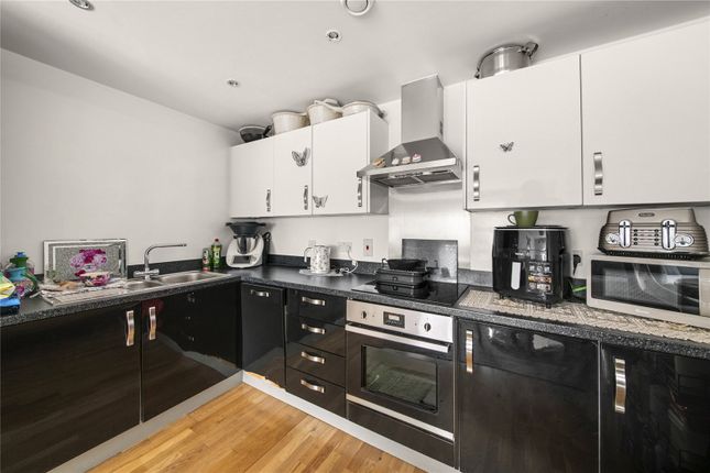 Flat 5, Brecon Lodge, 21, Porters Way, West Drayton photo 4
