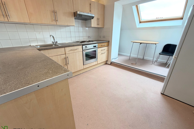 Flat 10, Moorbeck Court, 74 Albert Road, London photo 4