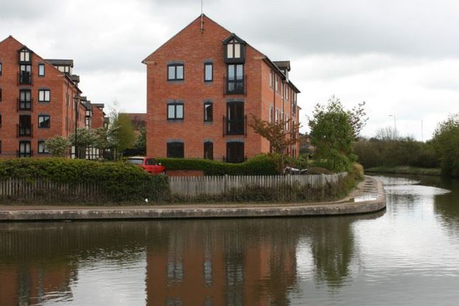 Thumbnail Flat to rent in The Moorings, Leamington Spa