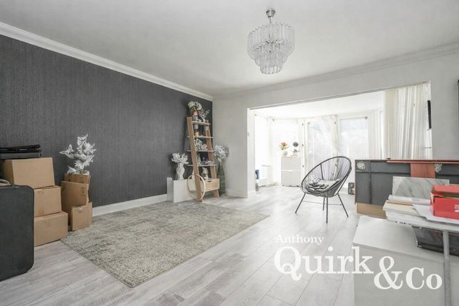 5b, Fairlop Avenue, Canvey Island photo 3